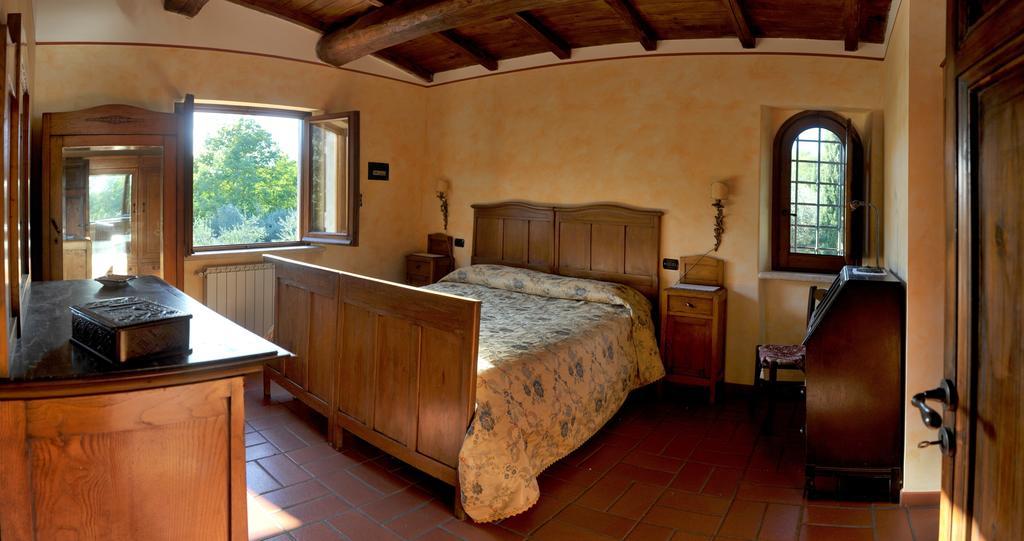 Vila L'Antica Mola Castel Madama Pokoj fotografie